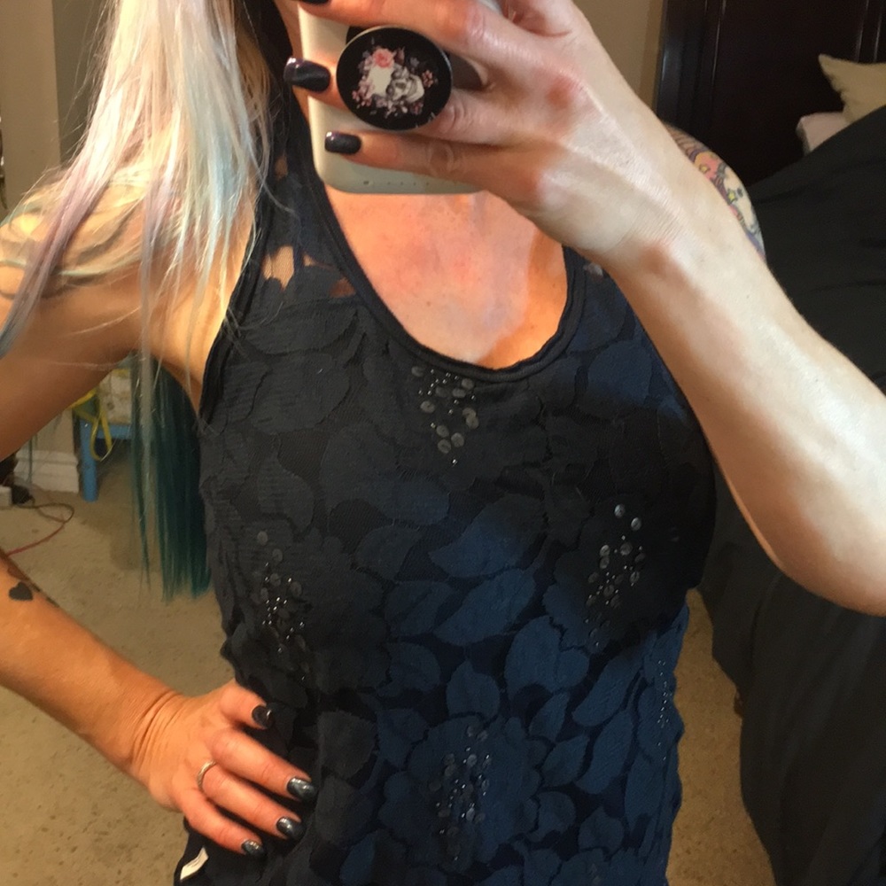 Like new Gilly Hicks dressy lace tank top - Picture 4 of 8